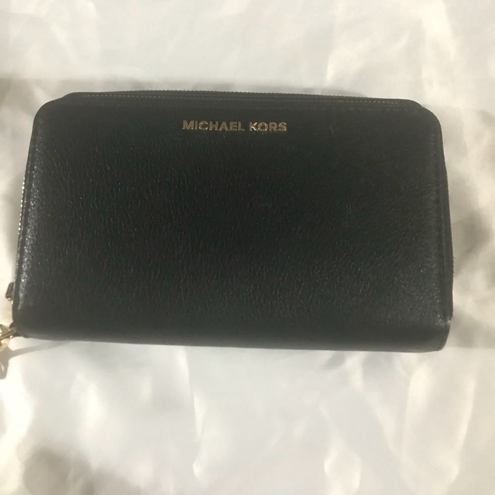 Michael kors wallet